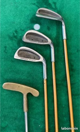 Lot de 4 clubs de golf vintage : fers 4 / 6 / 9 + putter ancien